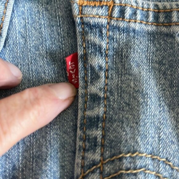 Levi's Relaxed Boot Cut Jeans - Picture 6 of 9